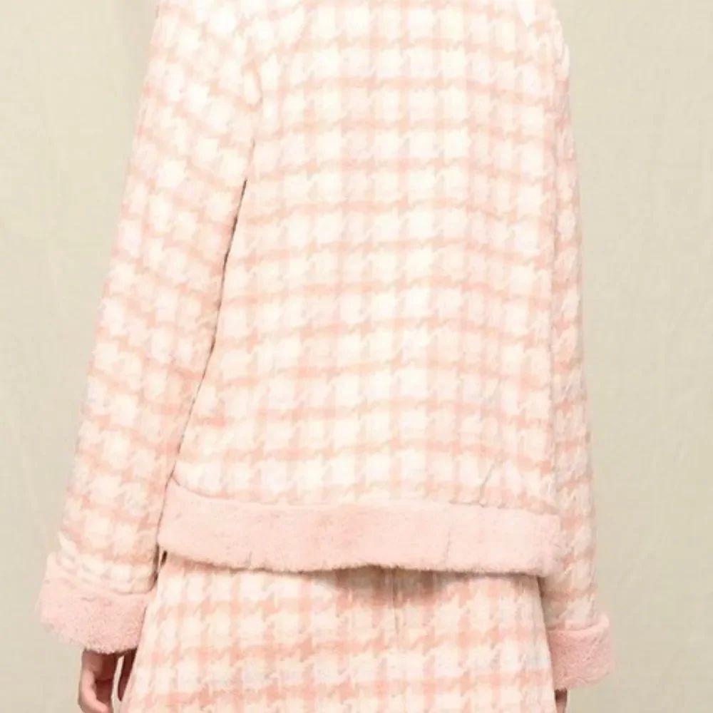Pink Fur trimmed houndstooth jacket - Picture 4 of 11